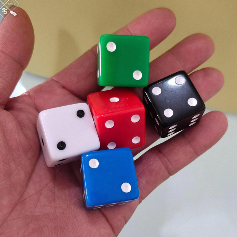 D6スクエアダイス キューブ 25MM 数字入り ドット付き - Party Games App のレビューと価格