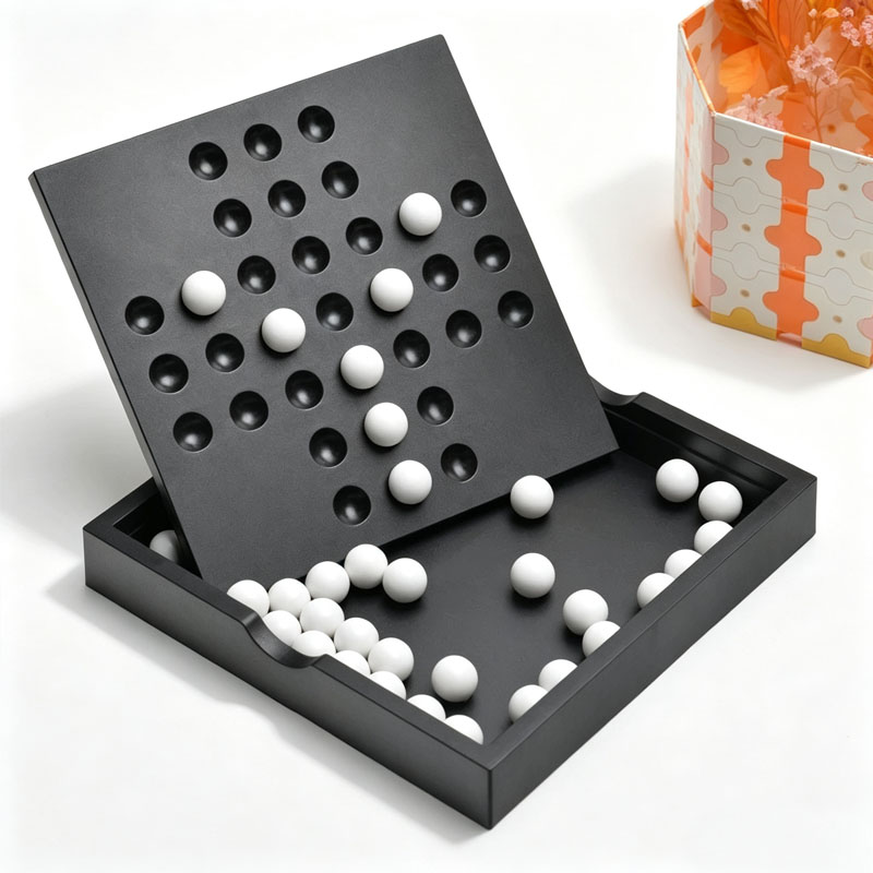 ヨーロッパクラシックシングルチェスペグソリティア教育用戦略ボ - Party Games Board Game のレビューと価格