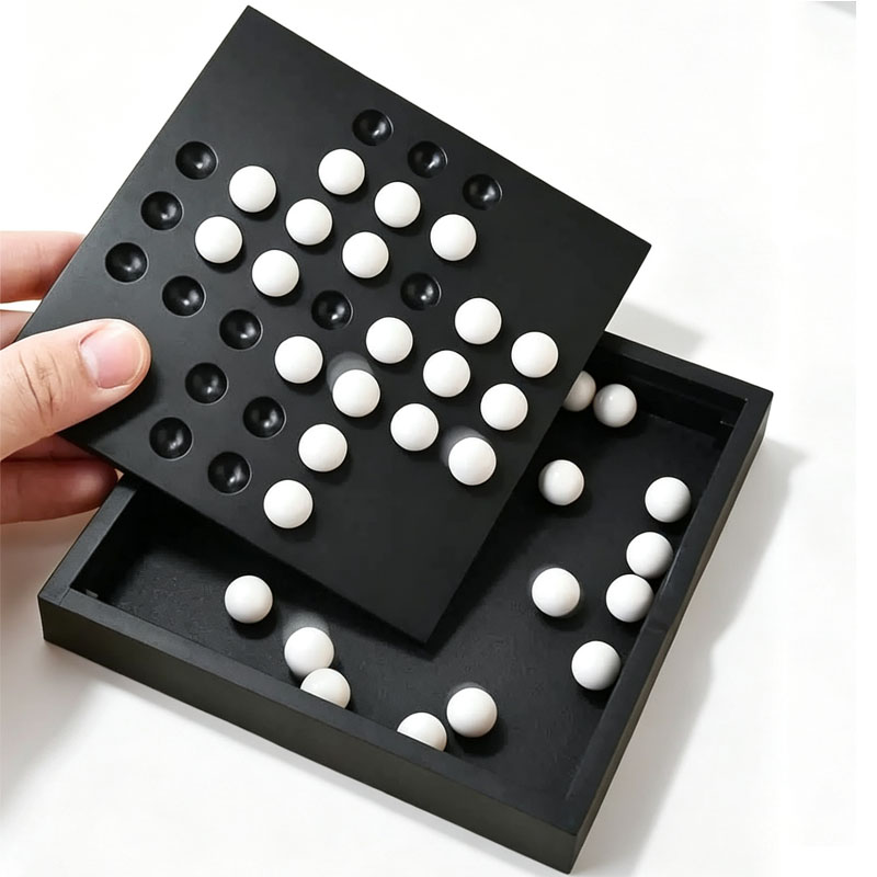 ヨーロッパクラシックシングルチェスペグソリティア教育用戦略ボ - Party Games Board Game のレビューと価格